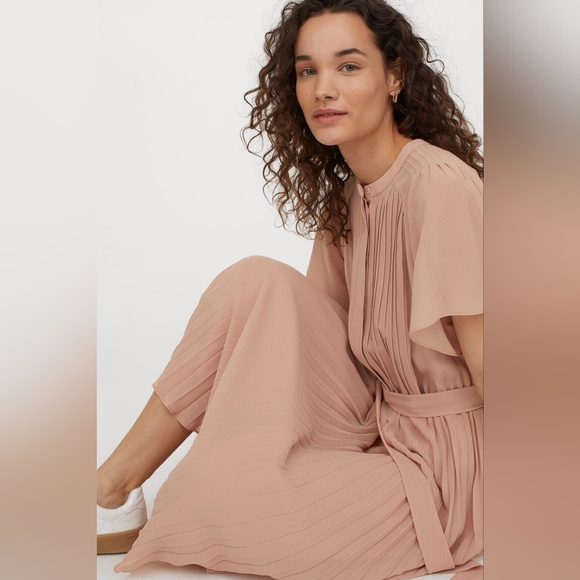 🏵️💚 Pleated Chiffon Dress - Picture 2 of 11